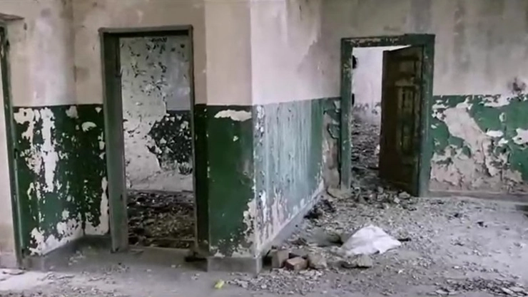 gările din România, sala de asteptare abandonata dintr-o gara din Romania