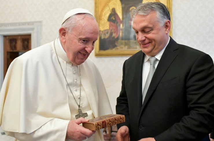 premierul Ungariei la Vatican, Papa Francisc sta de vorba cu Viktor Orban