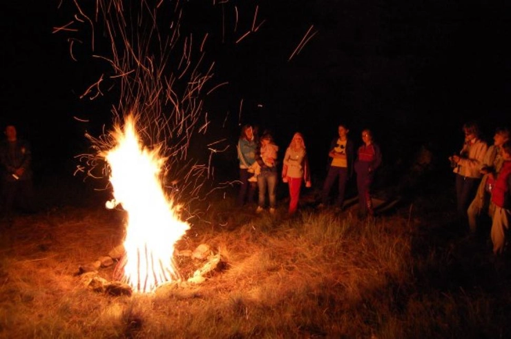 un foc de tabără