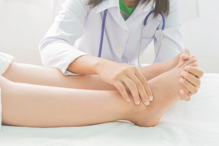 picioarele unei femei la control la medic