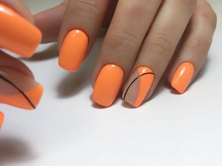 unghiile portocalii cu linii a unei fete