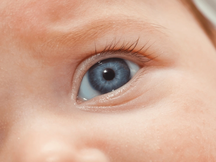 ochiul unui bebelus