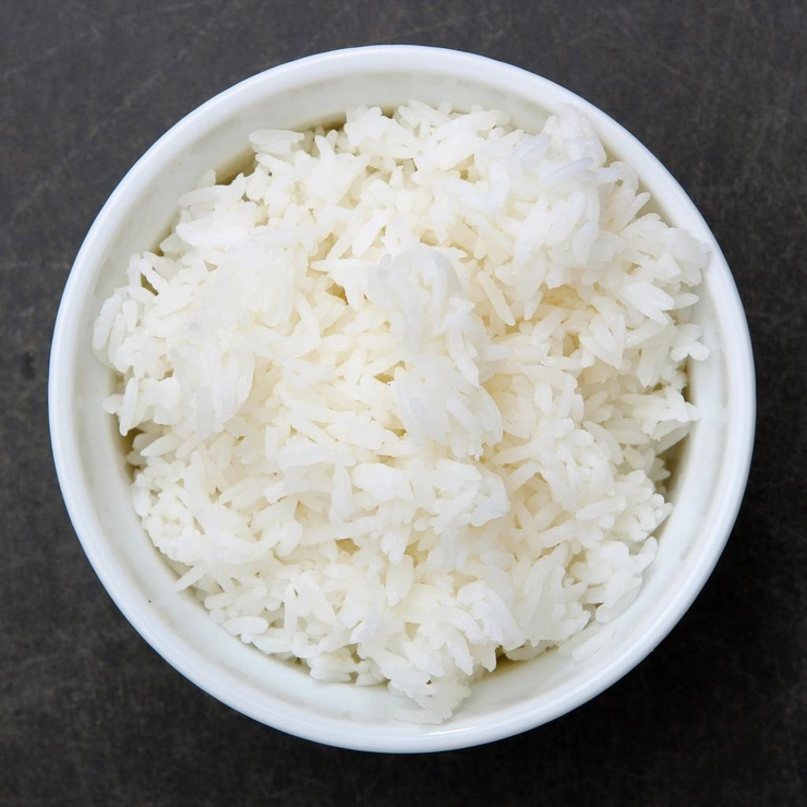 un bol cu terci din orez si lapte