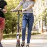 Lege nouă privind circulația bicicletelor și a trotinetelor. Pe care bandă nu mai au voie să meargă aceștia
