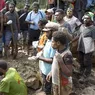 Mii de persoane evacuate în Papua Noua Guinee după ce peste 2.000 de oameni au fost îngropați de vii