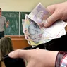 Nu sunt bani pentru creșterile salariale pentru profesori Ministerul Educației așteaptă rectificarea bugetară