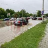 Scoateţi bărcile şi haideţi la plimbare în oraşul lui Mihai Chirica Iaşul este inundat iar primarul e liniştit în pat 8211 FOTO