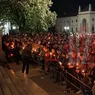 Hristos a Înviat Sute de credincioși participă la slujba de Înviere oficiată de Mitropolia Moldovei și Bucovinei  FOTO LIVE VIDEO
