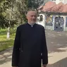 Toți ochii sunt ațintiți pe acest preot din Iași Poliția din Răducăneni l-a căutat pe slujitorul Domnului acasă Se lucrează la intimidare. Eu merg în cimitir ca să mă rog  FOTO