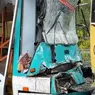 Imagini șocante din Rusia. Un tramvai a aruncat într-o curbă pasageri în fața mașinilor și s-a lovit de un altul 8211 VIDEO