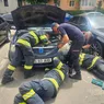 Pisică salvată de pompierii ieșeni Felina era blocată în zona compartimentului motor la un autoturism 8211 FOTO