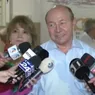 Trăian Băsescu fostul președinte al României a mers alături de soția sa Maria la vot. Mă încurc în cinci bilete de vot